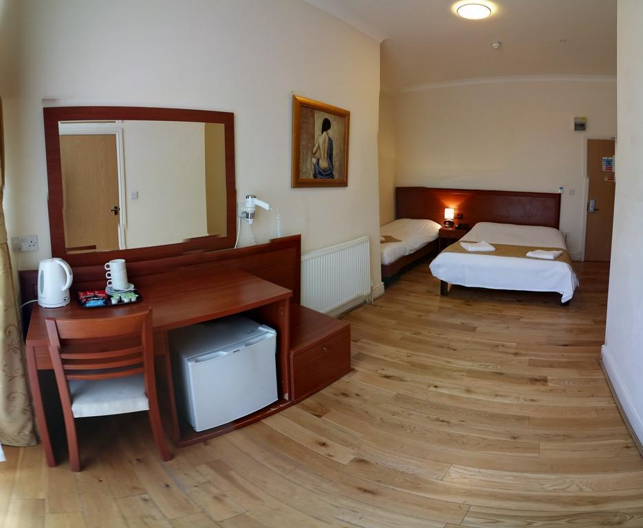 Corner House Hotel London Room photo