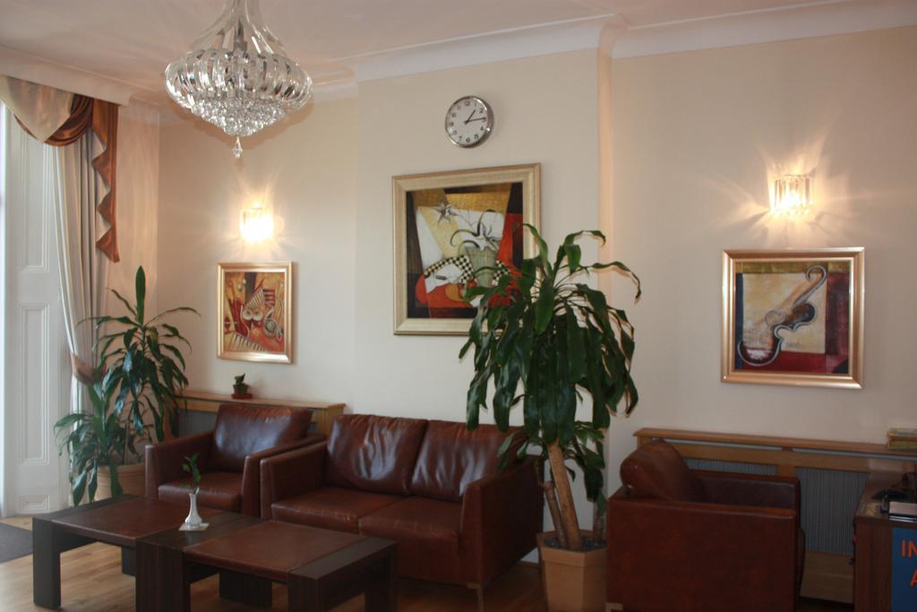 Corner House Hotel London Exterior photo